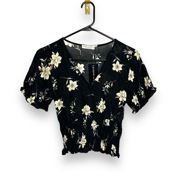 Small black floral paper crane top with ruffled sleeves NWT - Picture 1 of 4